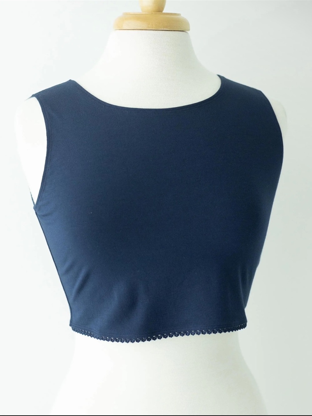 The Main Street Exchange | Black 
Reversible Cropped Layering Tank Top